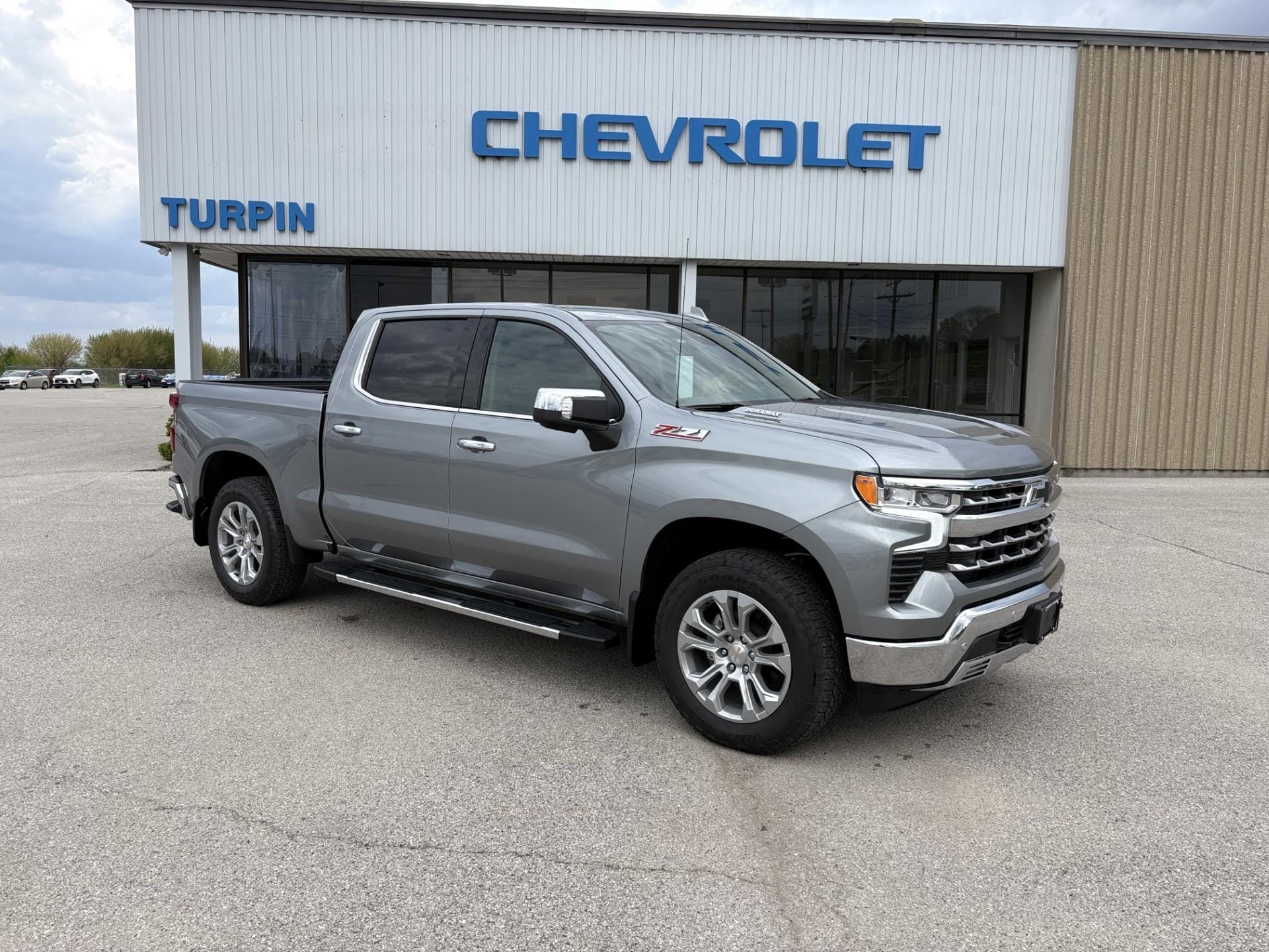2025 Chevrolet Silverado 1500 1GCUKGE80SZ241557