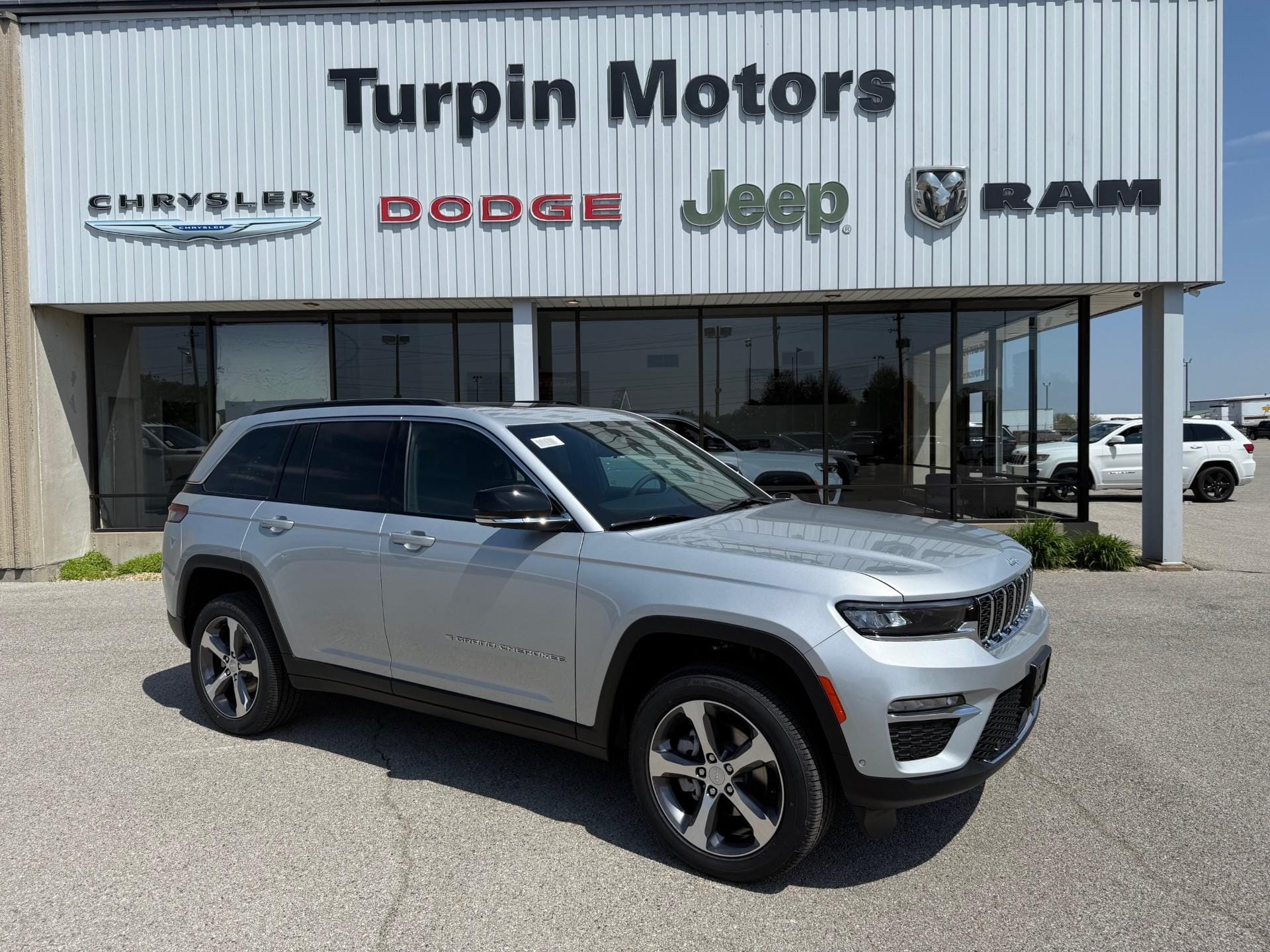 2025 Jeep Grand Cherokee 1C4RJHBG6S8701899