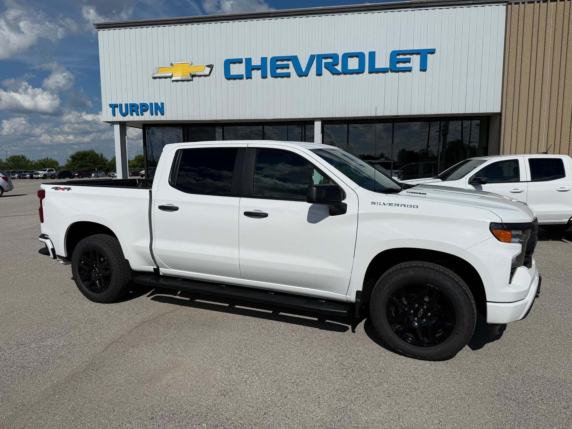 2025 Chevrolet Silverado 1500 1GCPKBEK2SZ319378